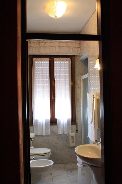 مارغيرا Venice Hotel Villa Dori الغرفة الصورة